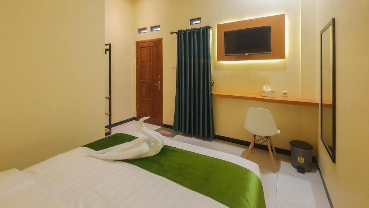 Urbanview Hotel Sakura Kampung Inggris Pare By Reddoorz 外观 照片