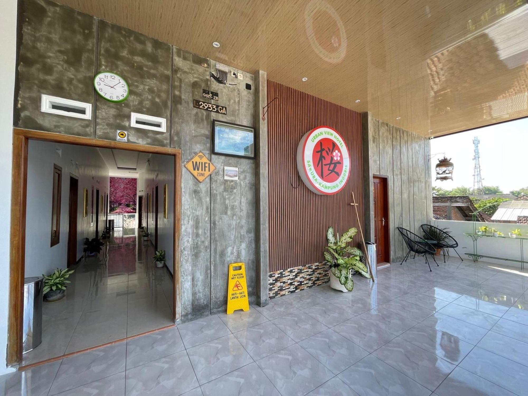 Urbanview Hotel Sakura Kampung Inggris Pare By Reddoorz 外观 照片